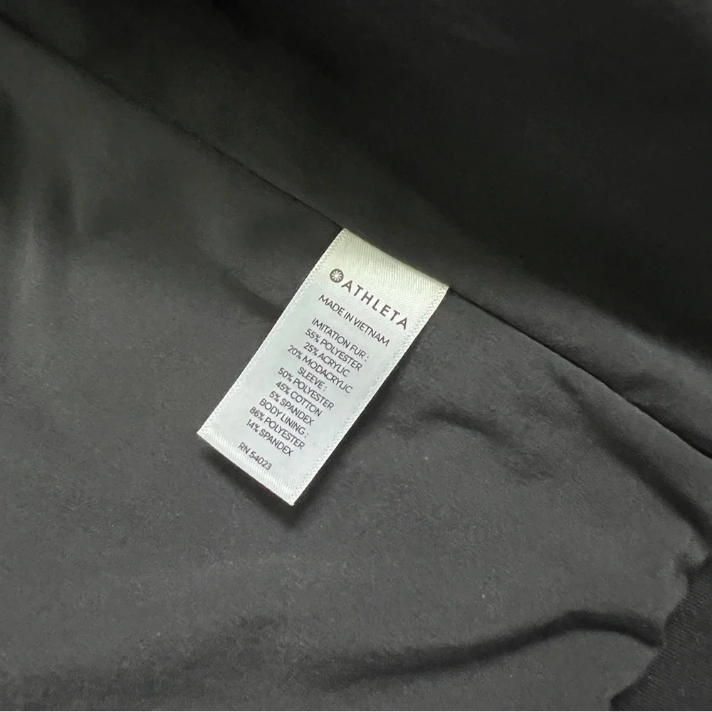 Athleta Range Sherpa Jacket in Black, Zipper closure, Women’s Medium - Picture 5 of 8